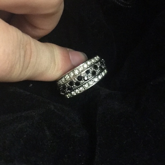 🌑Black & White Diamond Silver Tone Ring🌑 - Picture 3 of 7
